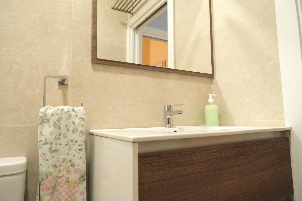 Aixerrota Apartamentos B Getxo Esterno foto